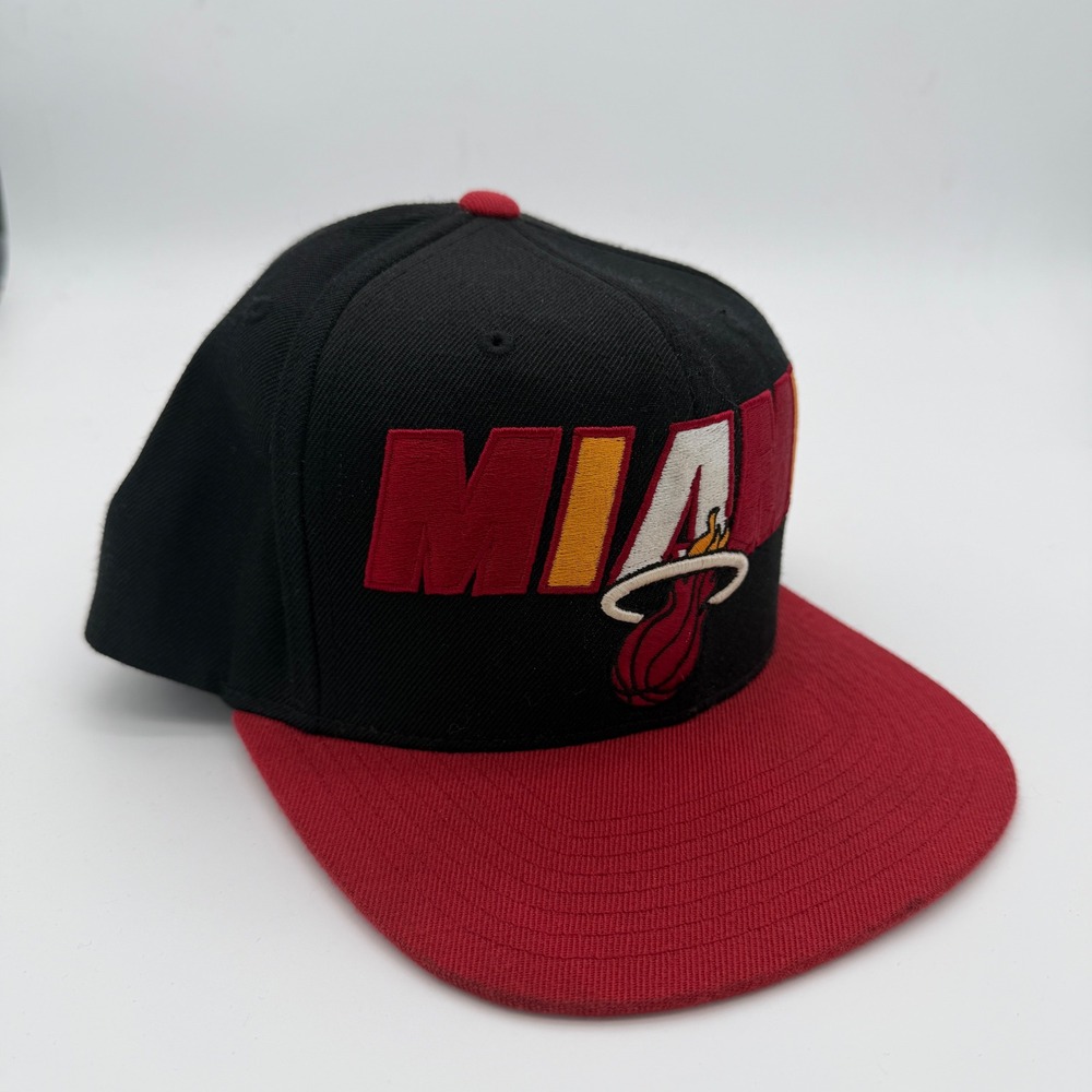 Mitchell & Ness Miami Heat Snapback Hat Black Red NBA Basketball Cap Flat Brim
